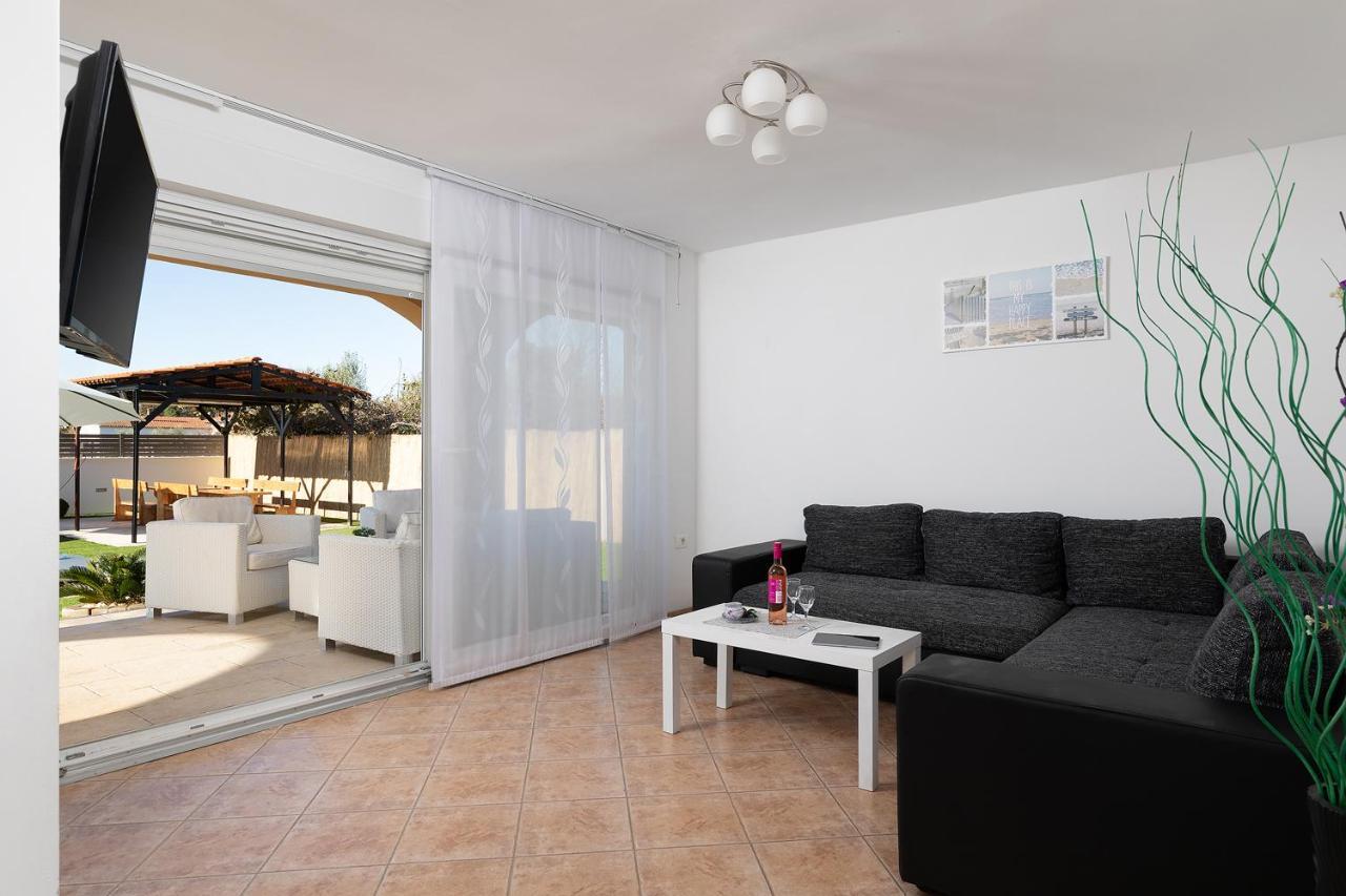 מדולין Villa Suhalj מראה חיצוני תמונה