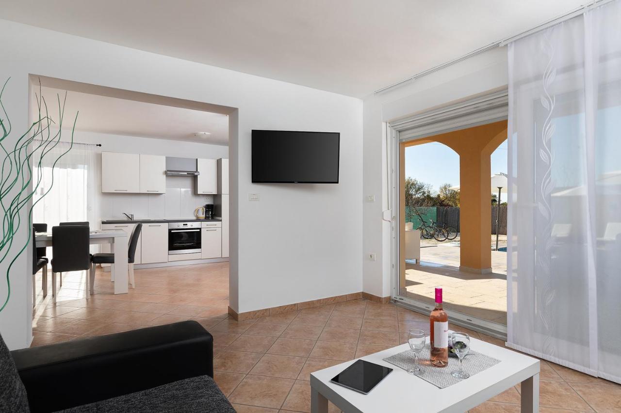 מדולין Villa Suhalj מראה חיצוני תמונה