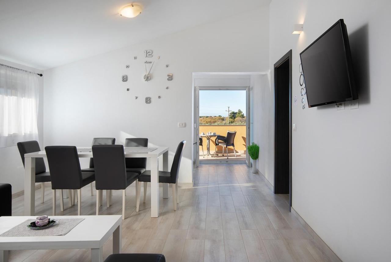 מדולין Villa Suhalj מראה חיצוני תמונה