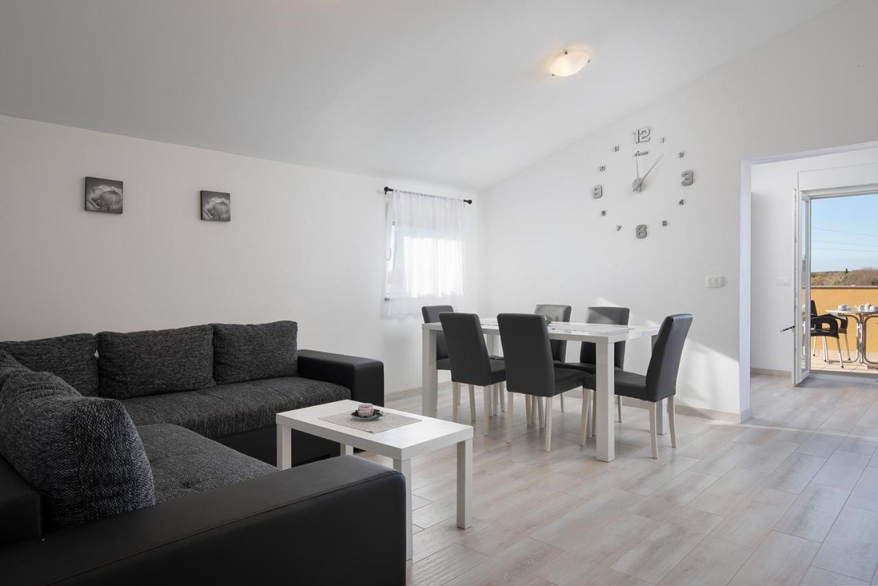 מדולין Villa Suhalj מראה חיצוני תמונה